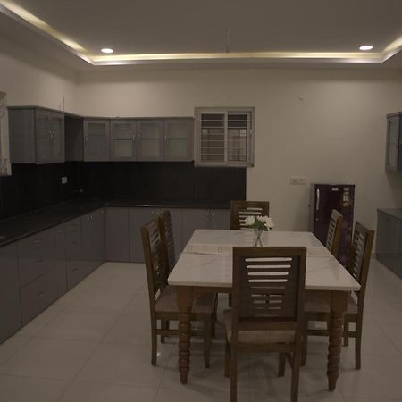 Dcasa Apartment Hotel Хидерабад Екстериор снимка