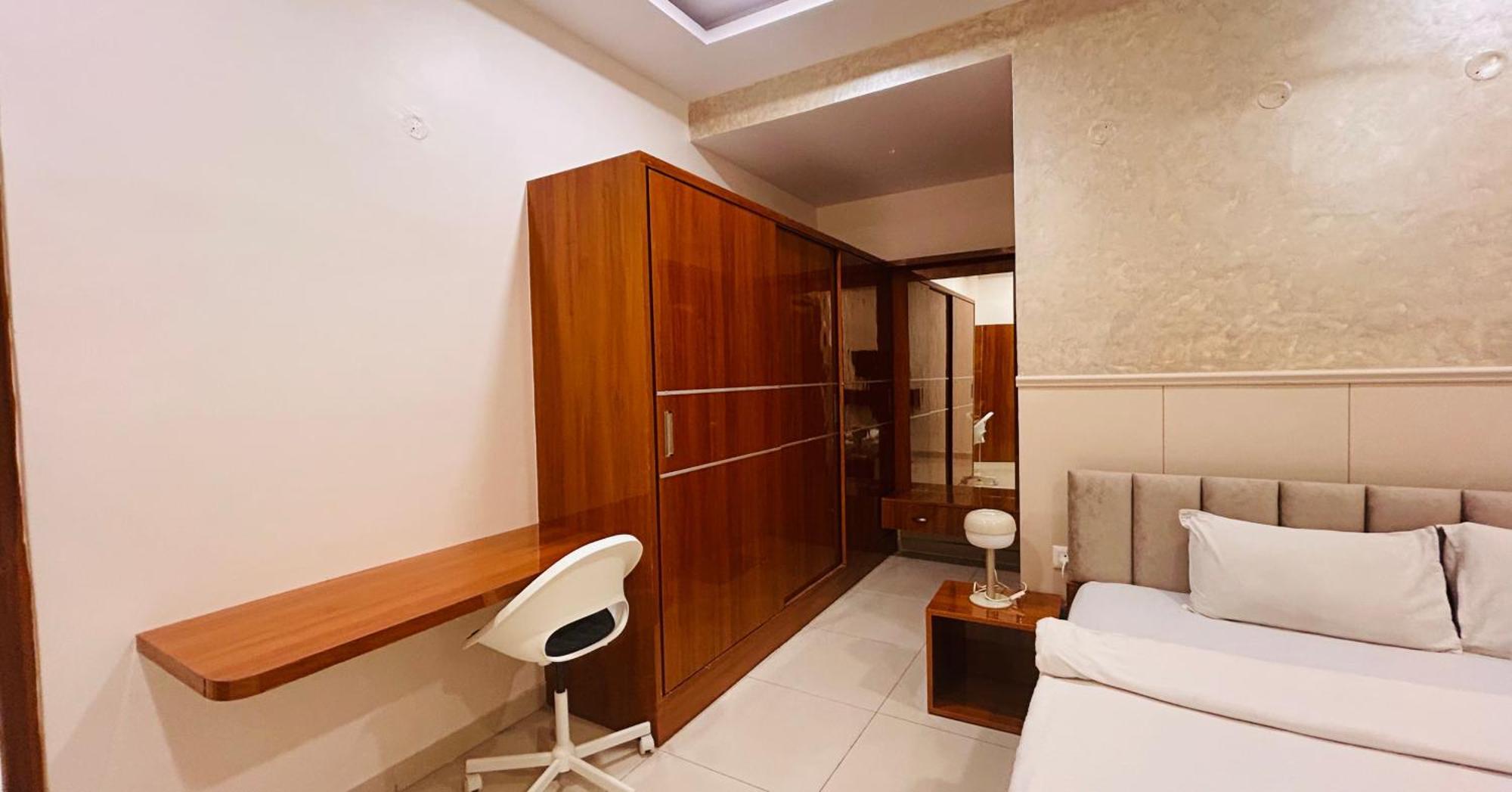 Dcasa Apartment Hotel Хидерабад Екстериор снимка