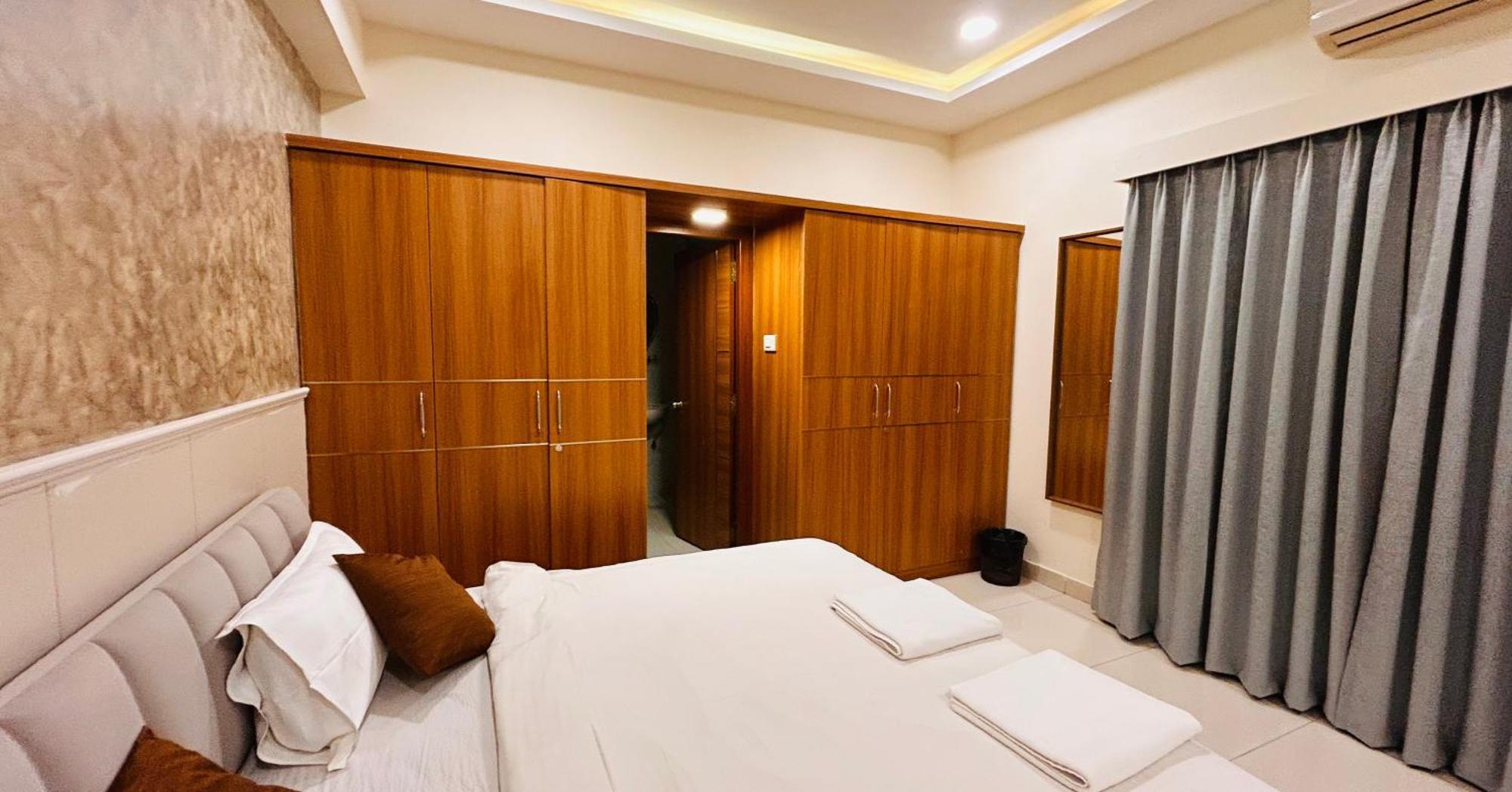 Dcasa Apartment Hotel Хидерабад Екстериор снимка